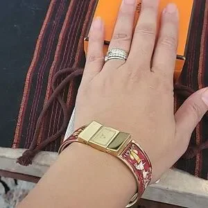 Hermes beautiful loquet Red Enamel Cloisonne bangle quartz watch Accessories | Hermes Beautiful Loquet Red Enamel Cloisonne  main image 2